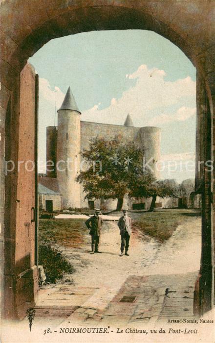 Noirmoutier-en-l Ile Chateau vu du Pont Levis