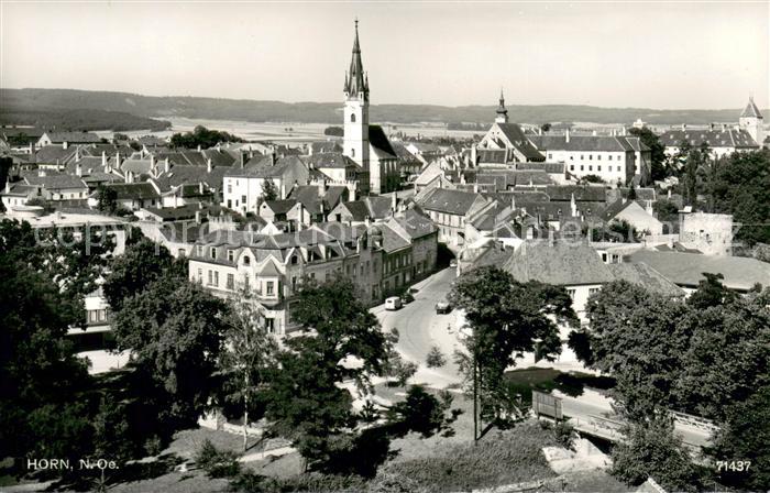 Horn Niederoesterreich Stadtpanorama mit Kirche