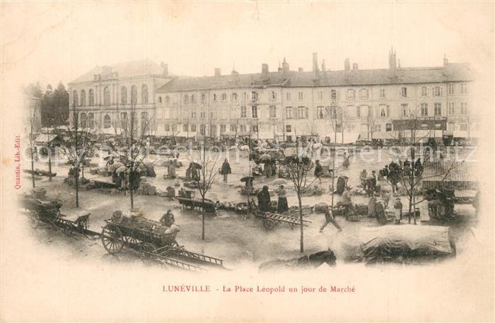 Luneville Place Léopold un jour de marché
