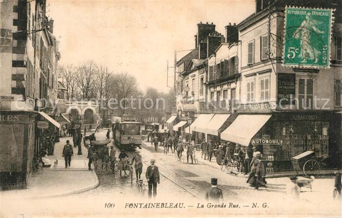 Fontainebleau Seine et Marne La Grande Rue Tram