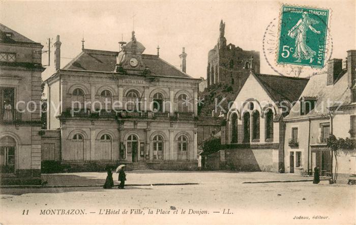Montbazon Hôtel de Ville Place et le Donjon