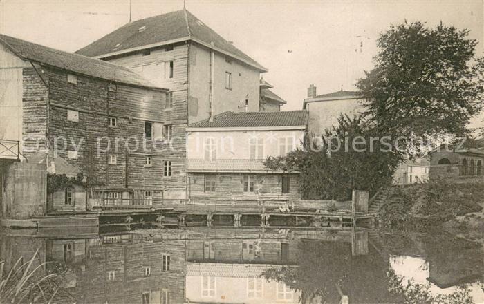 Vitry-le-Francois Haeuser am Wasser