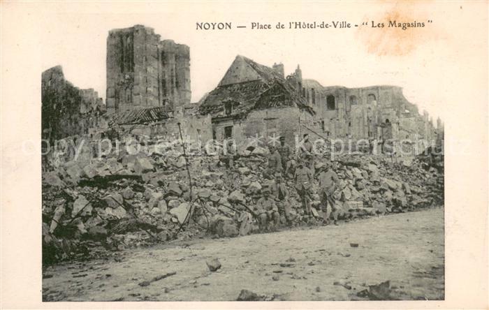 Noyon Oise Place de l Hôtel de Ville Les Magasins Ruines Grande Guerre Truemmer