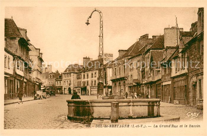 Dol-de-Bretagne Grande Rue et le bassin