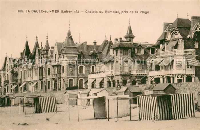 La Baule sur Mer Chalets du Remblai pris de la plage