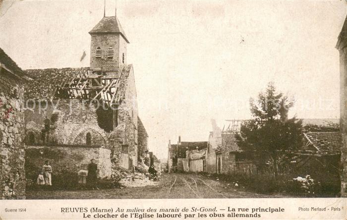 Reuves Au milieu des marais de St Gond La rue principale le clocher de l’Eglise