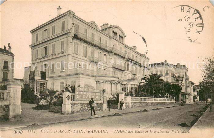Saint-Raphael Var Hotel des Bains et le boulevard Felix Martin