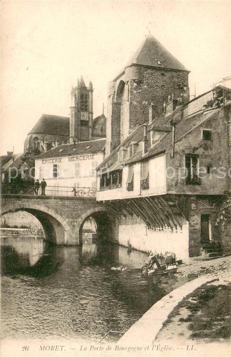 Moret-sur-Loing La Porte de Bourgogne et l'Eglise