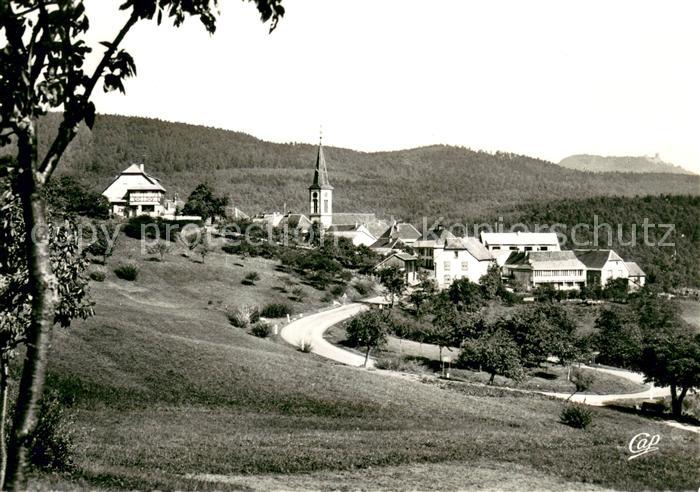 Thannenkirch Vue generale dans le fond le Haut Koenigsbourg