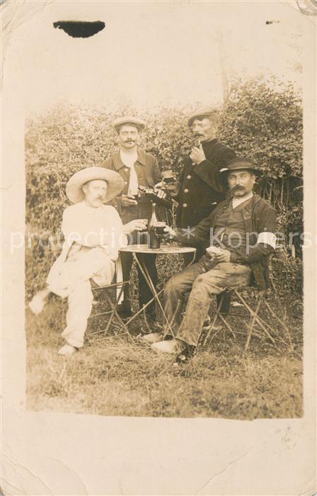 Angouleme M?nner Wein Privatfoto-Ak