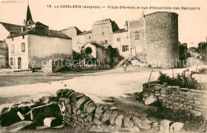 La Cavalerie Place d Armes et vue d'ensemble des remparts