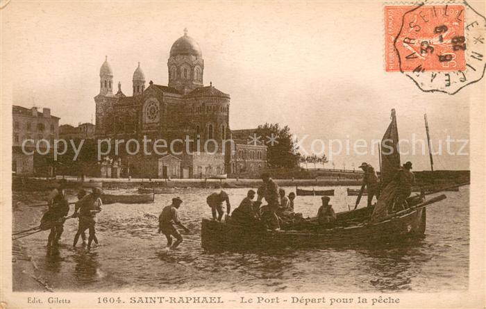 Saint-Raphael Var Port Départ pour la pêche Eglise