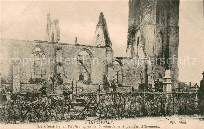 Ramscapelle Cimetière et l'Eglise après le bombardement par les Allemands Ruines