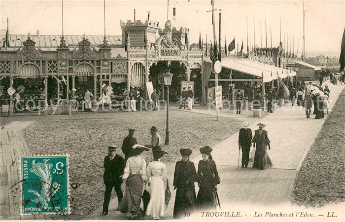 Trouville-sur-Mer Les planches et l'Eden Casino