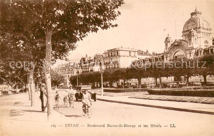 Evian-les-Bains Haute Savoie Boulevard Baron de Blonay et les hôtels
