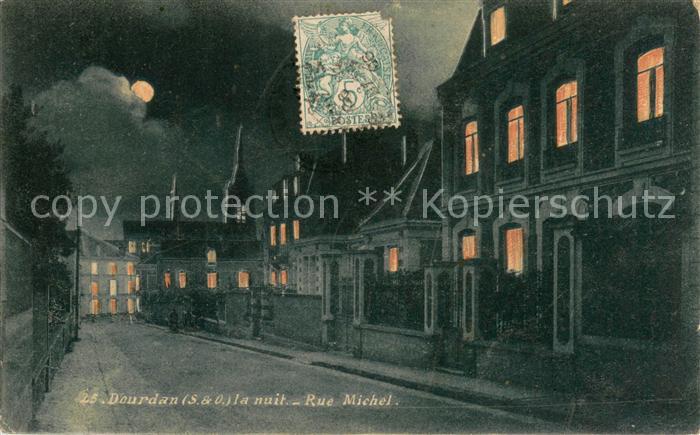 Dourdan Rue Michel la nuit au clair de lune