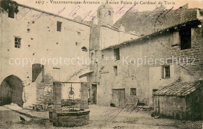 Villeneuve-les-Avignon Ancien Palais du Cardinal de Turin Puits