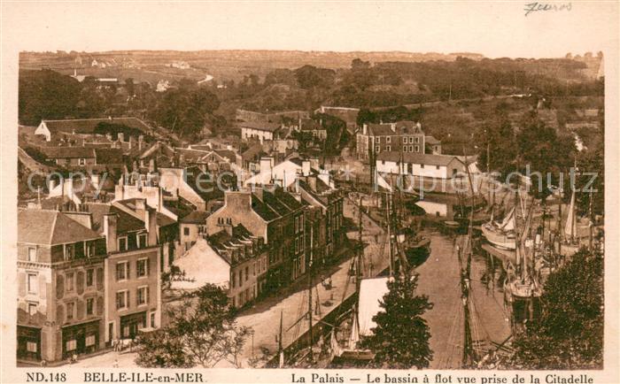 Le Palais Belle-Ile-en-Mer Bassin a flot vue prise de la citadelle