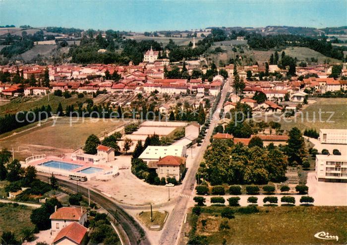 Saint-Jean-de-Bournay Piscine et la ville vue aérienne