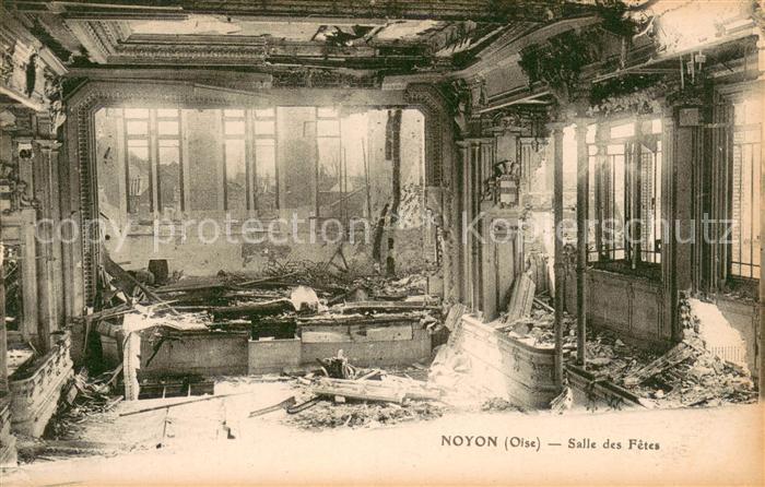 Noyon Oise apres Bombardement Salle des Fetes