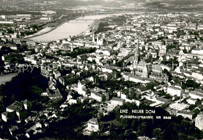 Linz Donau Fliegeraufnahme mit neuem Dom