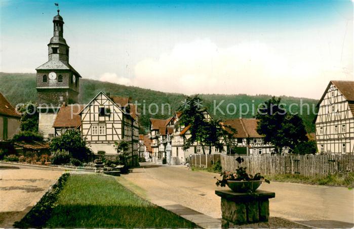 Helsa Ortspartie mit Kirche