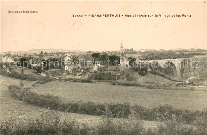 Pierre-Perthuis Vue Generale sur le village et les pont