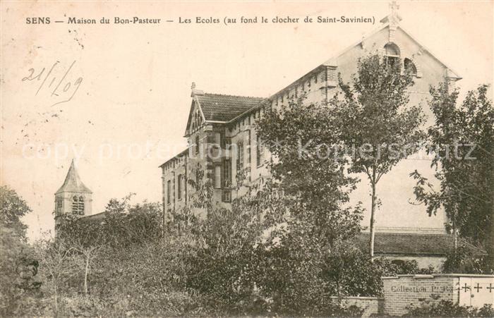 Sens 89 Maison du Bon Pasteur Ecoles au fond Clocher de Saint Savinien