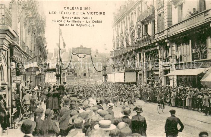 Orleans Loiret Les Fetes de la Victoire Le Defile rue de la Republique