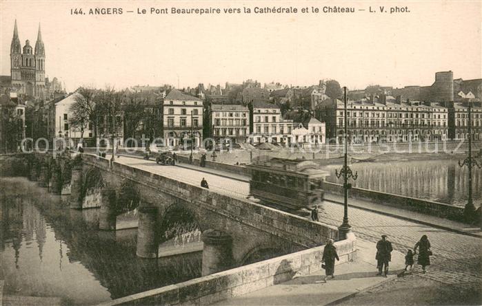 Angers 49 Le Pont Beaurepaire vers la Cathedrale