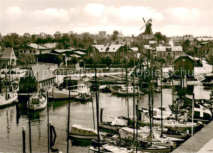 Laboe Hafen mit Muehle