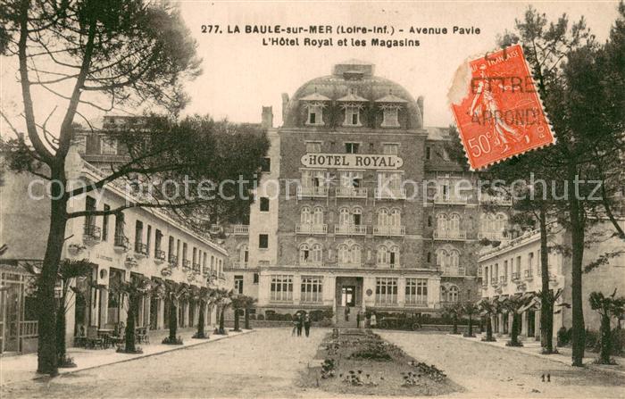 La Baule sur Mer 44 Avenue Pavie Hotel Royal et les Magasin