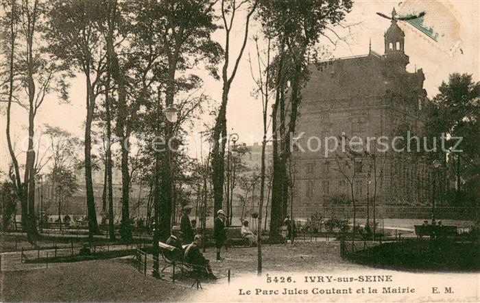 Ivry-sur-Seine Le Parc Jules Coutant et la Mairie
