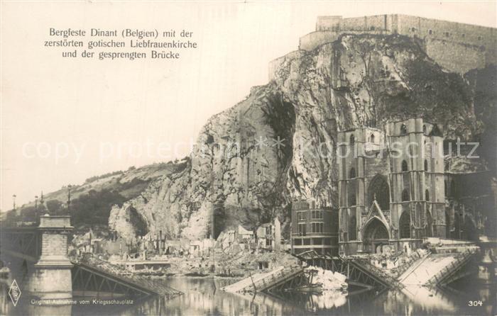 Dinant-sur Meuse Bergfeste Dinant mit der zerstoerten gotischen Liebfrauenkirche