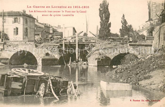 Luneville Les Allemands font sauter le Pont sur le Canal avant de quirter Lunevi