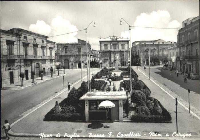 Ruvo di Puglia Piazza F Cavallotti Denkmal Cotugno
