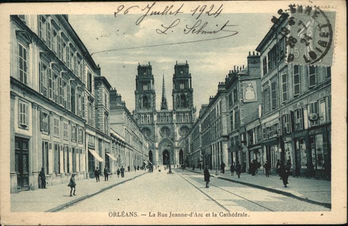 Orleans Loiret La Rue Jeanne-d_Arc et la Cathedrale