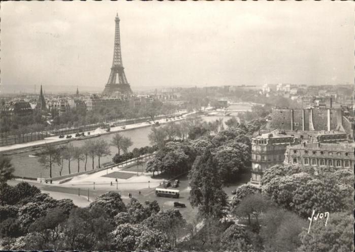 Paris La Seine la Tour Eiffel