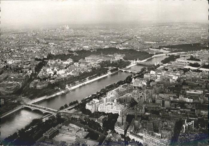 Paris Fliegeraufnahme La Tour Eiffel la Seine