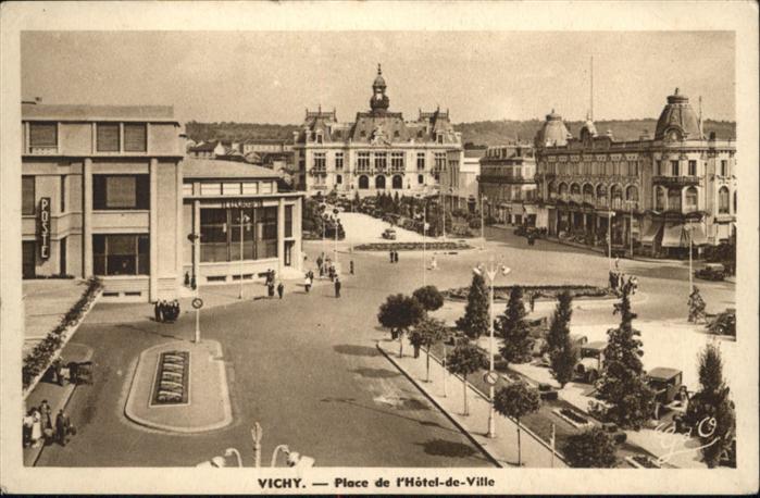Vichy Allier Place de l_Hotel-de-Ville