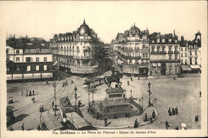 Orleans Loiret La Place du Martroi Statue de Jeanne d_