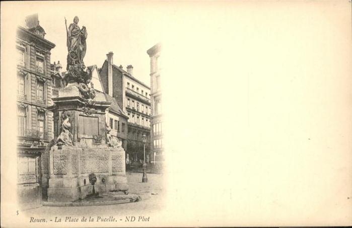 Rouen La Place de la Pucelle