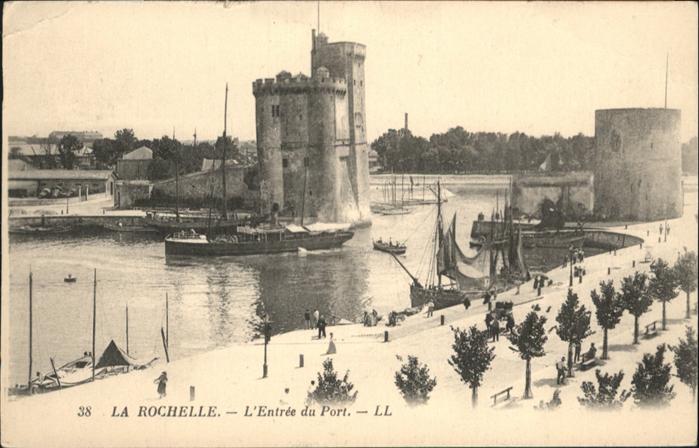 La Rochelle Charente-Maritime L'Entree du Port