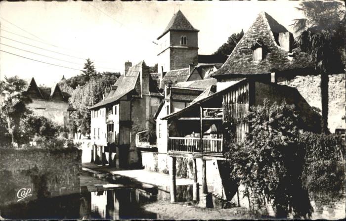 Salies-de-Bearn Vieilles Maisons sur la Saleys