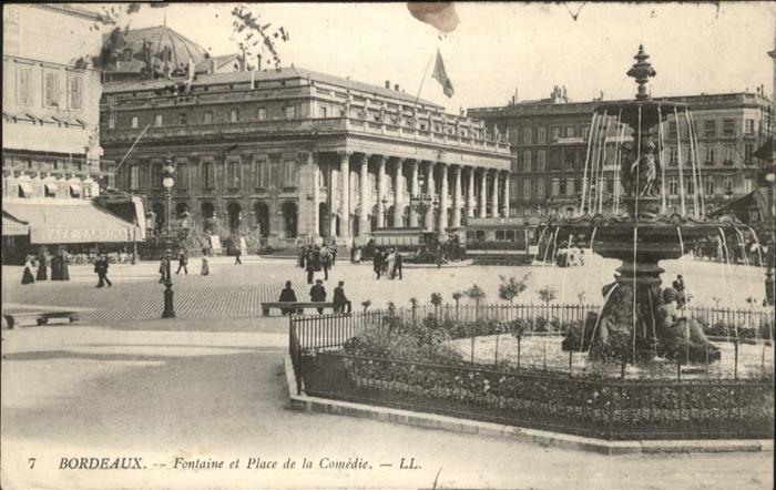 Bordeaux Fontaine Place de la Comedie