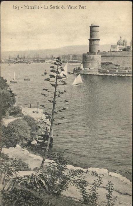 Marseille Bouches-du-Rhone la Sortie du Vieux Port