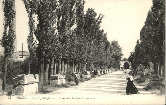 Arles Bouches-du-Rhone les Alyscamps Allee des Tombeaux