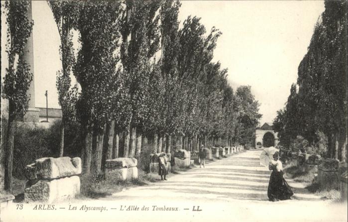 Arles Bouches-du-Rhone les Alyscamps Allee des Tombeaux