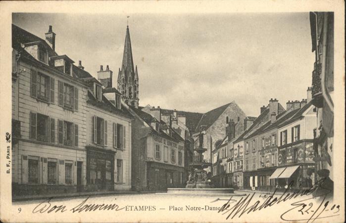 Etampes Place Notre Dame