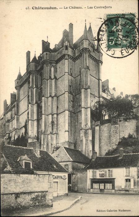 Chateaudun le Chateau Les Contreforts